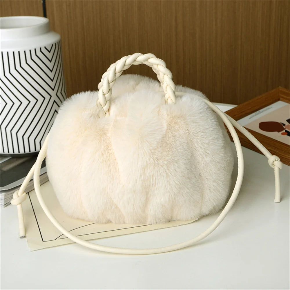 Elegant leather Handbag for women cute bag stylish& Spacious shoulder bag