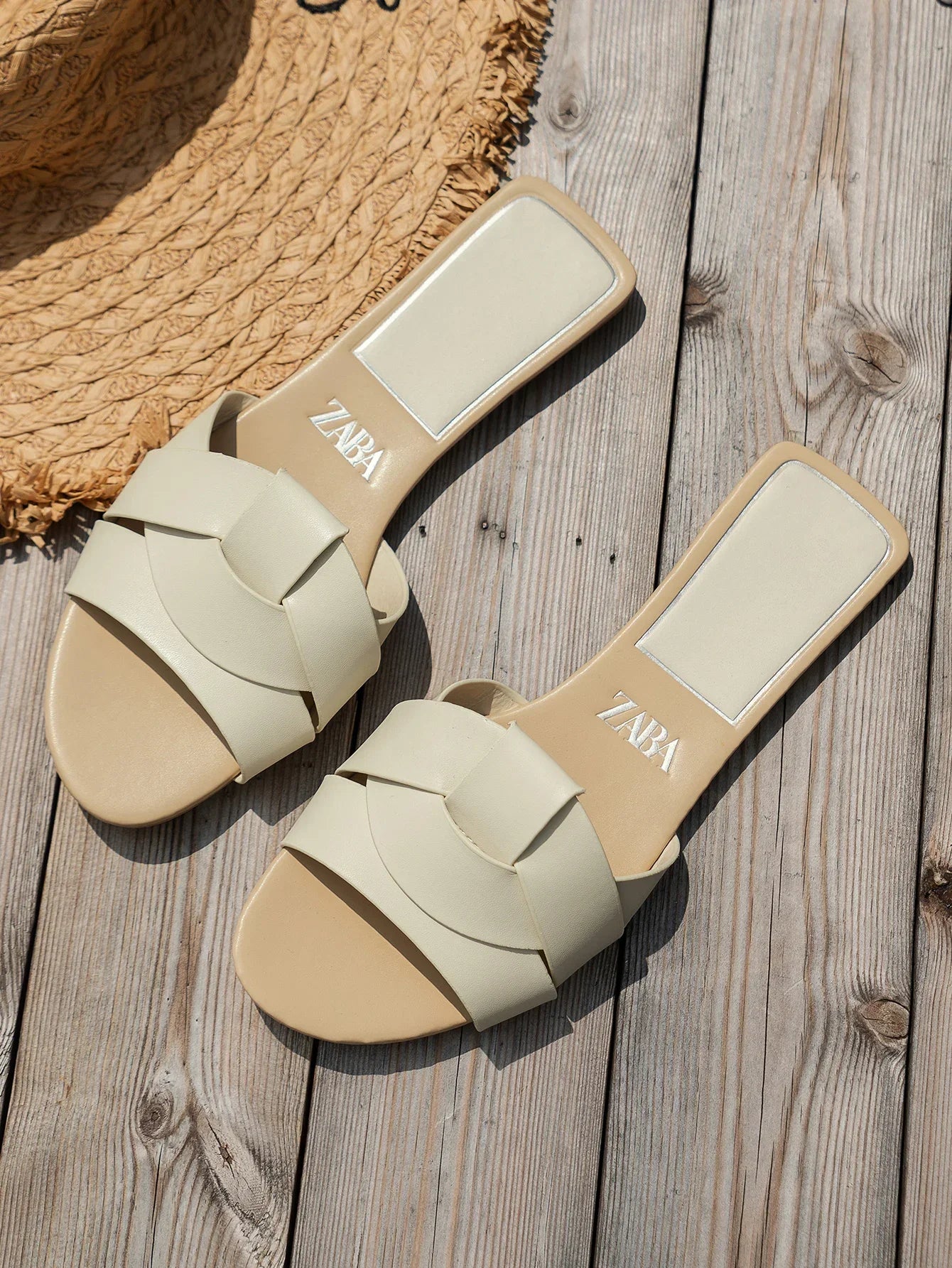 Luxurious Designer Sandals: Low-Heel Peep-Toe Slippers for Women – Comfortable, Breathable, and Perfect for Stylish Outdoor & Beach Adventures