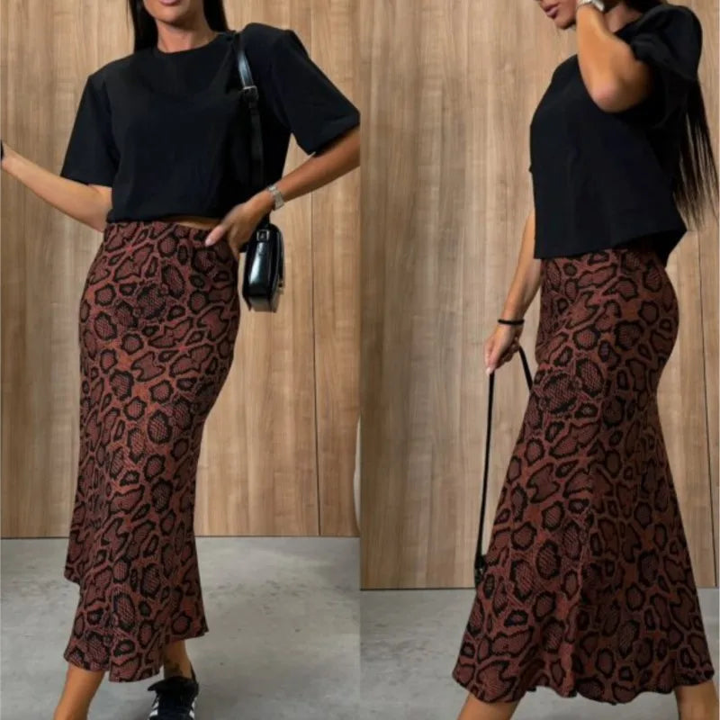 Chic Leopard Print Midi Skirt – High-Waisted Bohemian Style for 2024