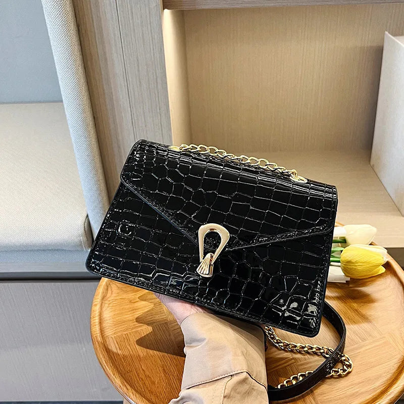 Crocodile Pattern PU Leather Crossbody Chic Chain Shoulder Bag for Women fashion for Daily Essentials